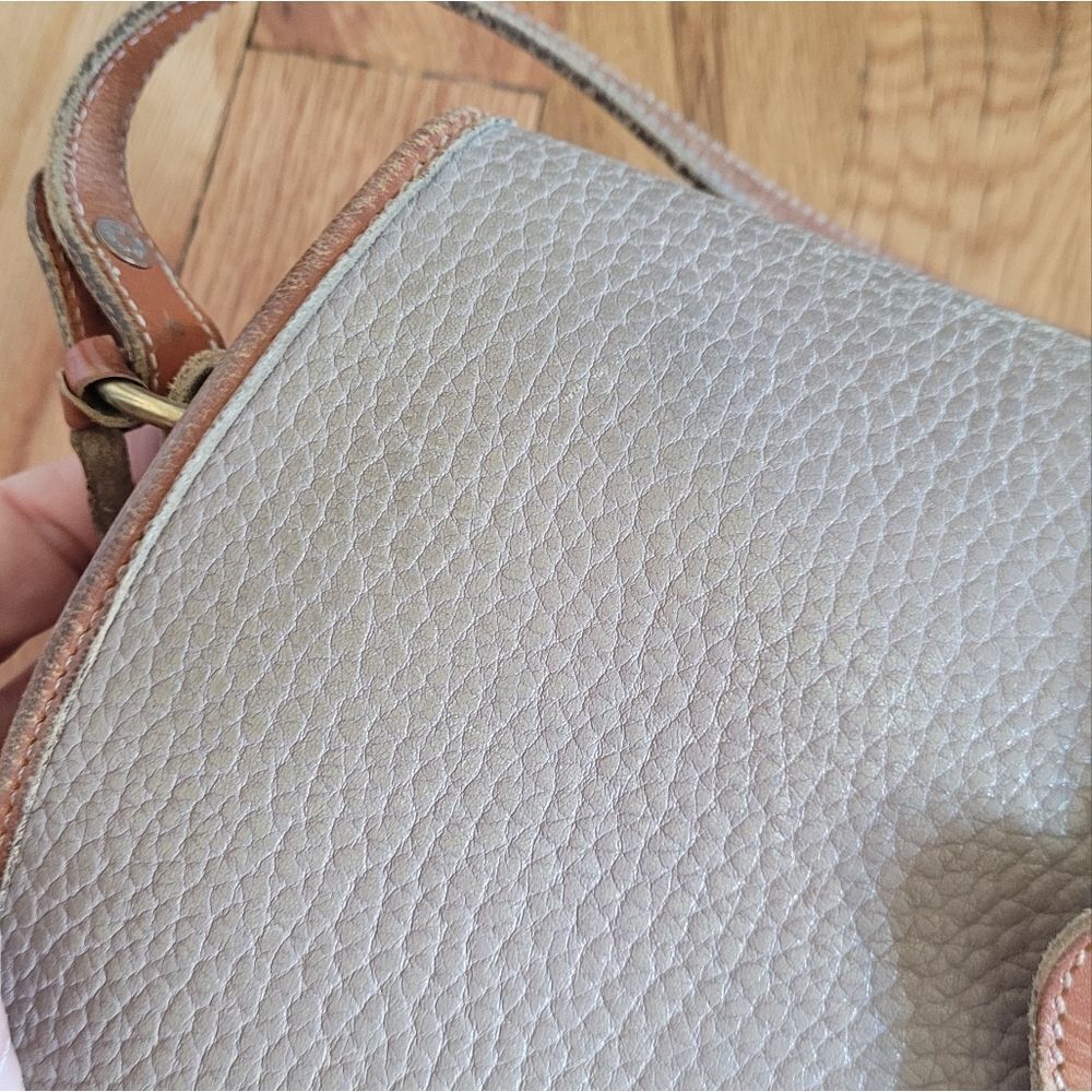 Vintage Dooney & Bourke Pebble Leather Over Under Taupe Crossbody Bag - Picture 14 of 16